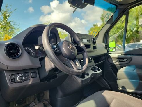 Used 2021 Mercedes-Benz Sprinter 2500 image 15
