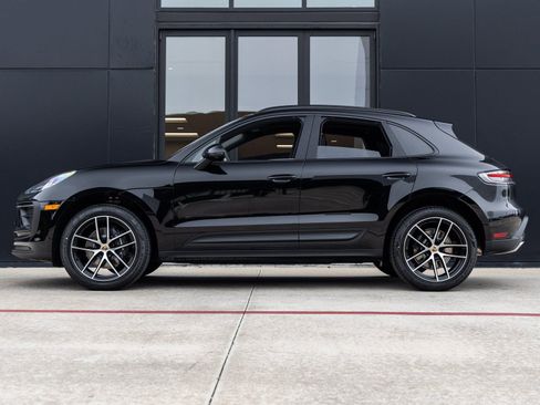 New 2026 Porsche Macan image 2