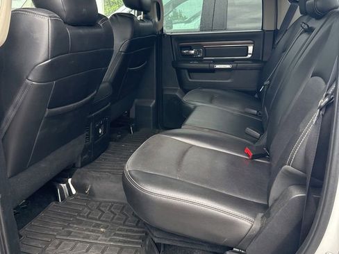 Used 2015 RAM 1500 Laramie w/ Convenience Group AWD/4WD image 4