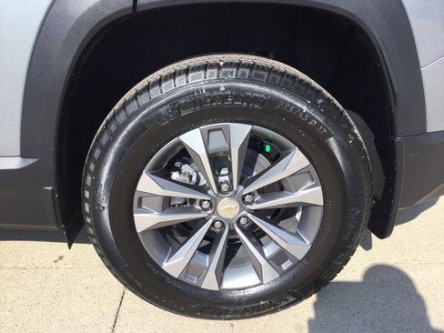 New 2026 Chevrolet Equinox LT w/ Convenience Package II image 5