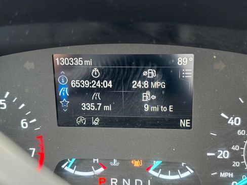 Used 2022 Ford Escape SE w/ Cold Weather Package FWD image 7