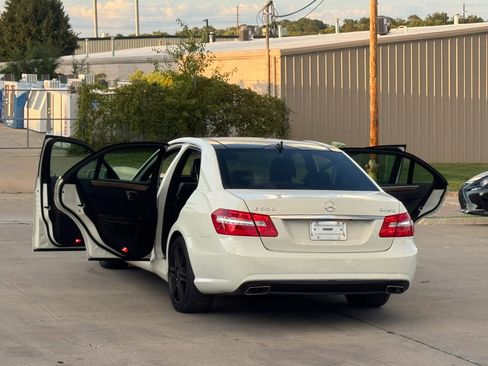 Used 2010 Mercedes-Benz E 350 4MATIC Sedan image 25