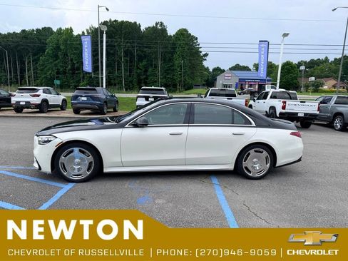 Used 2022 Mercedes-Benz S 500 4MATIC w/ AMG Line Package image 3