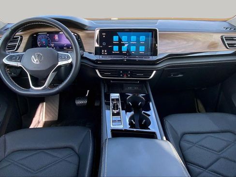 Used 2026 Volkswagen Atlas SE FWD image 16
