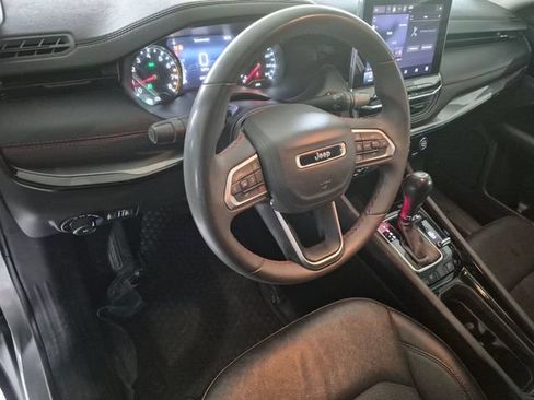 Used 2022 Jeep Compass Trailhawk AWD/4WD image 11