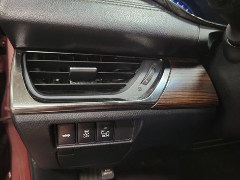 Used 2013 Toyota Avalon XLE Touring FWD image 28