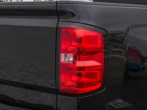 Used 2019 Chevrolet Silverado 2500 LT w/ Midnight Edition AWD/4WD image 10