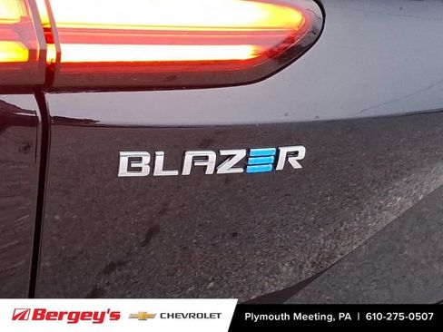 New 2026 Chevrolet Blazer EV LT AWD/4WD image 17