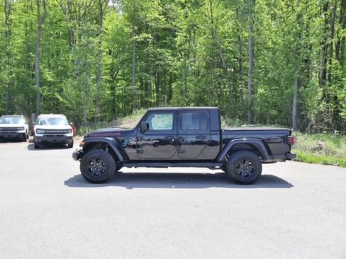 Used 2023 Jeep Gladiator Mojave w/ Cold Weather Group AWD/4WD image 5