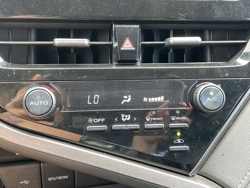 Used 2021 Toyota Camry SE FWD image 26