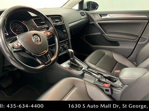 Used 2018 Volkswagen Golf SE image 15