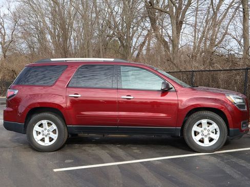 Used 2016 GMC Acadia SLE image 9