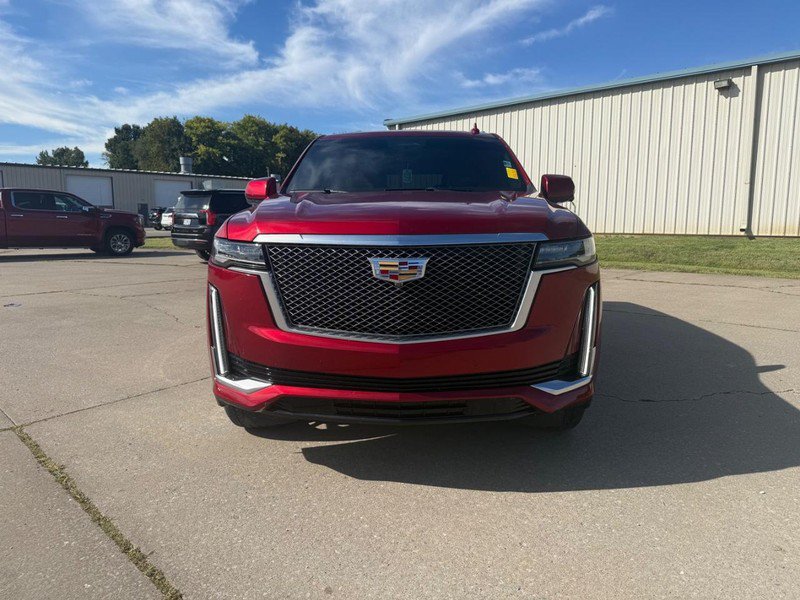 Used 2024 Cadillac Escalade Premium Luxury AWD/4WD image 2