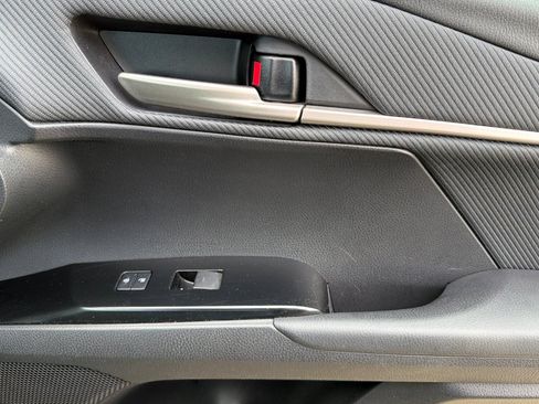 Used 2025 Toyota Camry SE FWD image 21