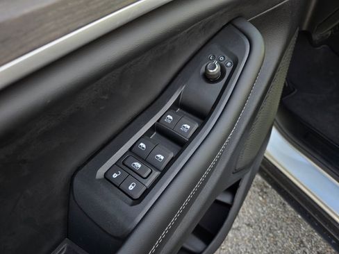 New 2025 Jeep Grand Cherokee Limited image 12