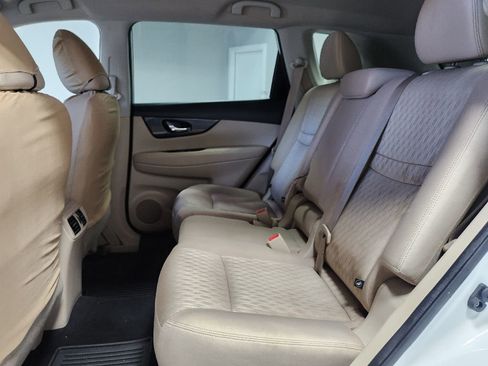 Used 2020 Nissan Rogue SV image 13