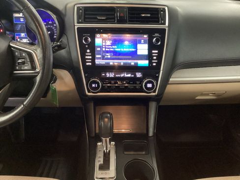 Used 2019 Subaru Outback 2.5i Premium image 11