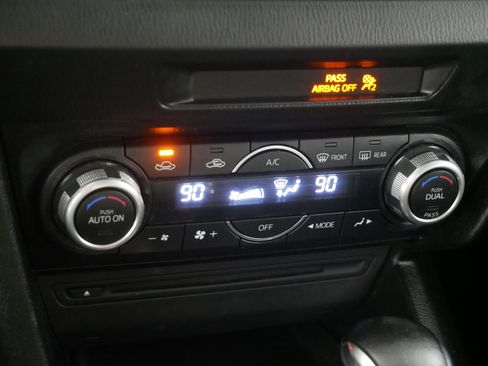 Used 2015 MAZDA MAZDA3 i Touring w/ Technology Package image 23