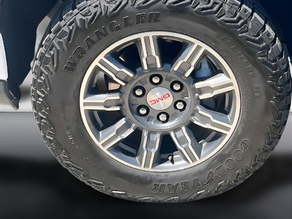 Used 2024 GMC Sierra 1500 AT4 w/ AT4 Premium Package AWD/4WD image 32