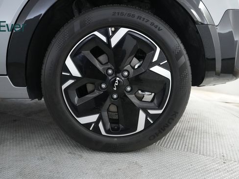 Used 2024 Kia Niro Wind w/ Wind Preserve Package FWD image 9