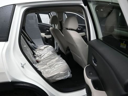 New 2026 Honda HR-V LX image 2