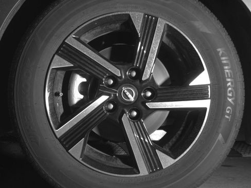 Used 2025 Nissan Sentra SV FWD image 9