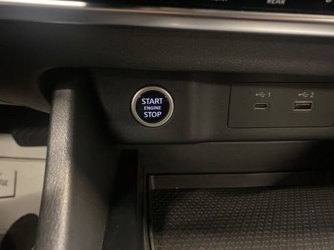 Used 2023 Nissan Rogue SV image 18