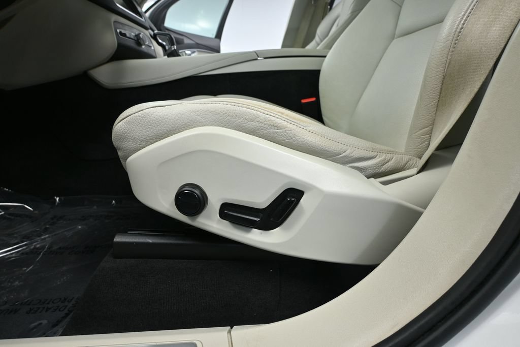 Used 2020 Volvo XC90 T5 Momentum AWD/4WD image 16