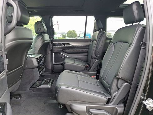 New 2025 Jeep Wagoneer L Series II w/ Premium Group I AWD/4WD image 35