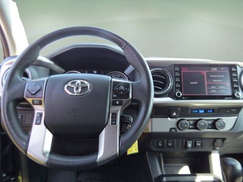 Used 2022 Toyota Tacoma SR5 w/ Technology Package image 18