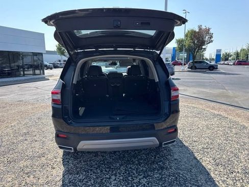 Used 2024 Honda Pilot Touring image 18