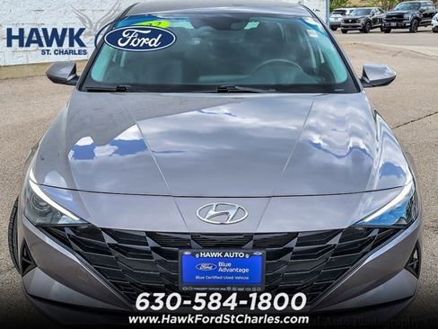 Used 2022 Hyundai Elantra SEL w/ Convenience Package FWD image 4