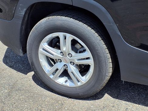 Used 2024 GMC Terrain SLE FWD image 12