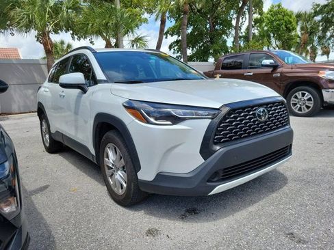 Used 2022 Toyota Corolla Cross LE image 11