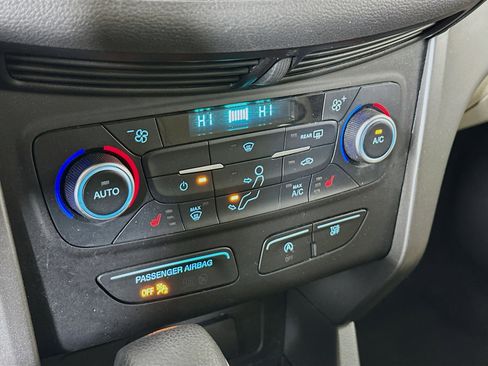 Used 2018 Ford Escape SE image 22