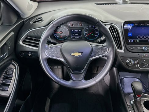 Used 2021 Chevrolet Malibu RS FWD image 17