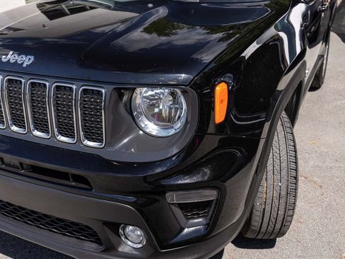 Used 2019 Jeep Renegade Latitude w/ Cold Weather Group AWD/4WD image 31