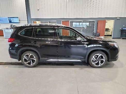 Used 2023 Subaru Forester Touring w/ Popular Package #2 AWD/4WD image 8