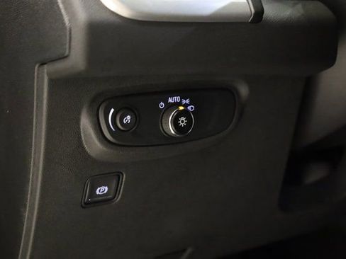 Used 2022 GMC Terrain SLE image 14