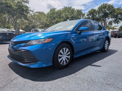 Used 2019 Toyota Camry LE w/ Sunroof Package FWD image 8