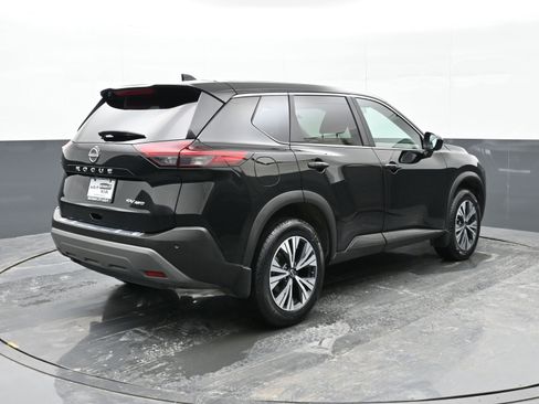 Used 2023 Nissan Rogue SV image 8