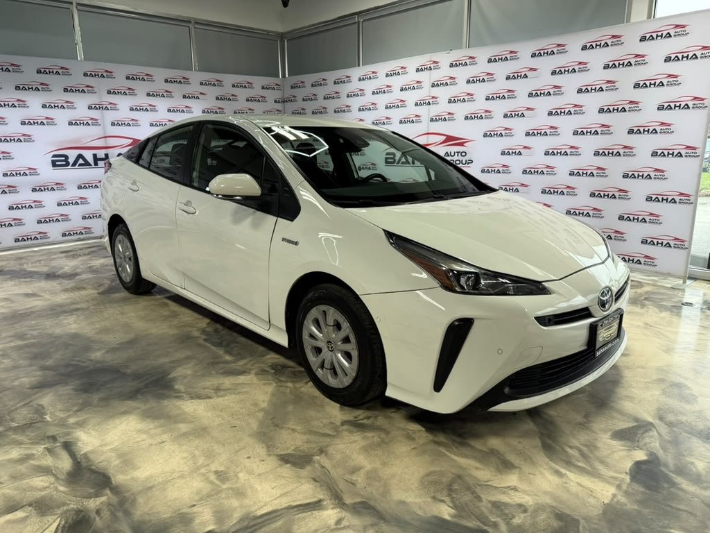Used 2022 Toyota Prius LE FWD image 3