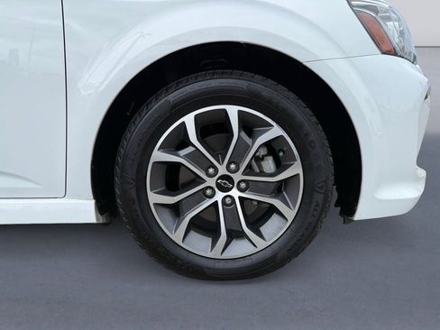 Used 2020 Chevrolet Sonic LT w/ Convenience Package FWD image 9