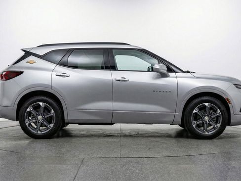 Used 2025 Chevrolet Blazer LT FWD image 11