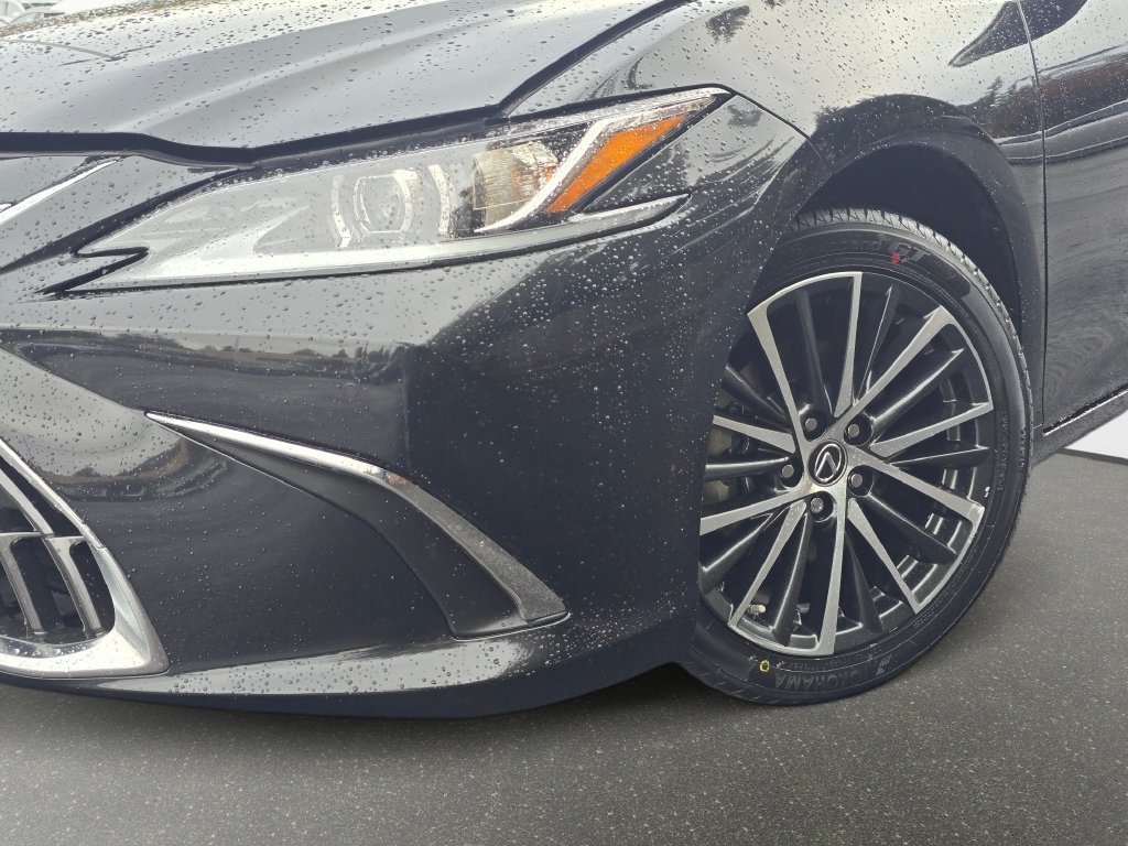 Certified 2024 Lexus ES 300h w/ Premium Package FWD image 30