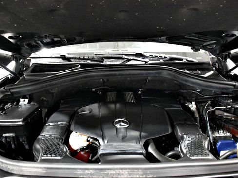 Used 2016 Mercedes-Benz GL 450 4MATIC image 23