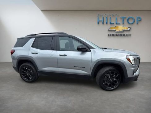 Used 2025 GMC Terrain Elevation w/ Elevation Premium Package AWD/4WD image 3