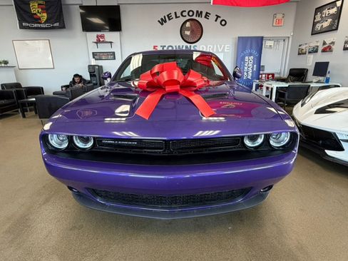 Used 2018 Dodge Challenger SXT w/ Super Sport Group (SS/T) image 12