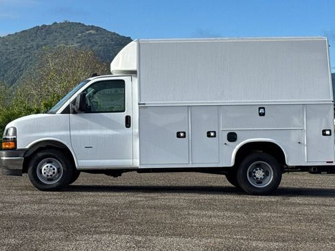 New 2026 Chevrolet Express 3500 w/ Power Convenience Package RWD image 7