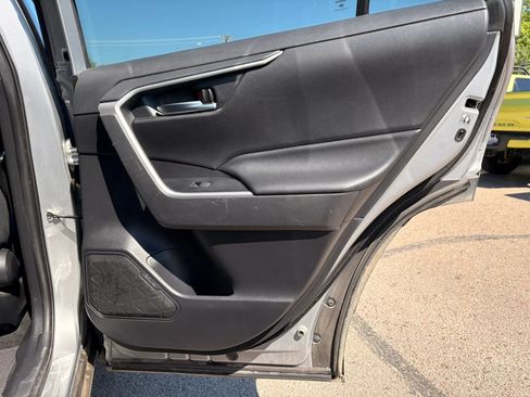 Used 2019 Toyota RAV4 XLE w/ Convenience Package AWD/4WD image 10